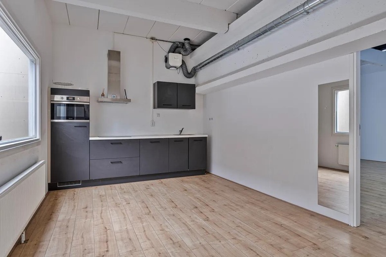 BedrijfsruimteaanPampuslaan 75<br/> inWeesp