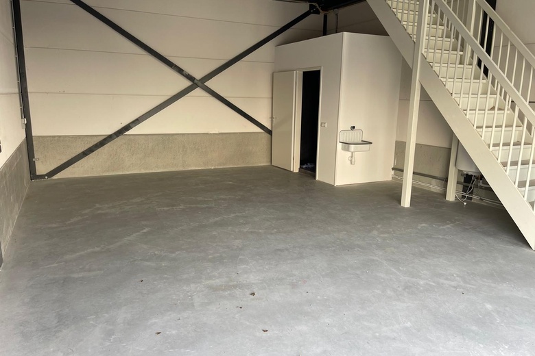 BedrijfsruimteaanRaasdorperweg 150 M<br/> inLijnden BedrijfsruimteaanRaasdorperweg 150 M<br/> inLijnden