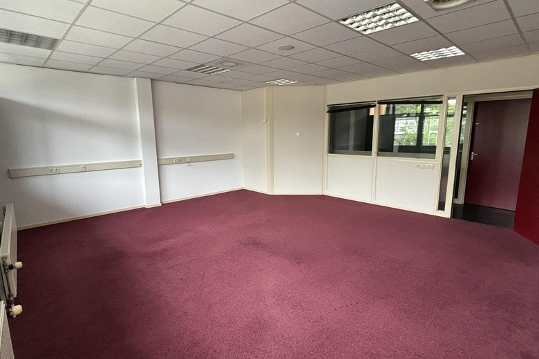 KantoorruimteaanLoopkantstraat 23<br/> inUden