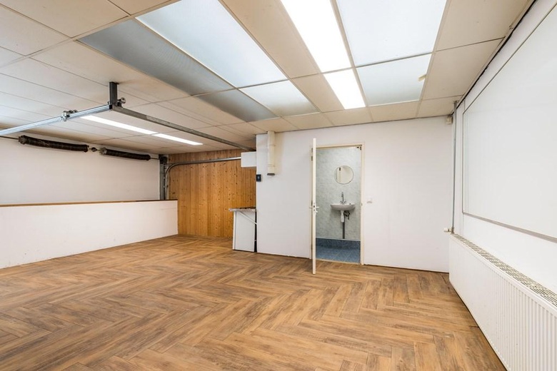 BedrijfsruimteaanAmbachtsweg 39 E<br/> inPijnacker