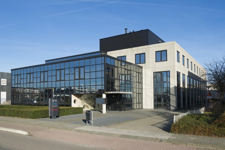 Bekijk foto 1 van Kruisweg 643-647 Bekijk foto 1 van Kruisweg 643-647
