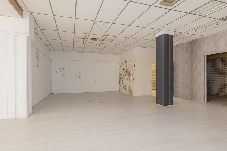 WinkelruimteaanHoofdstraat 243<br/> inSassenheim