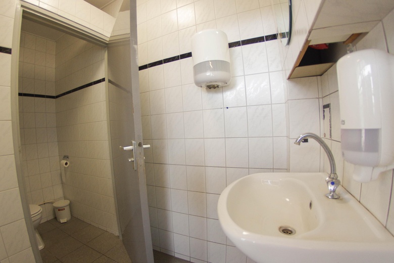 WinkelruimteaanOude Roswinkelerweg 36<br/> inEmmen WinkelruimteaanOude Roswinkelerweg 36<br/> inEmmen