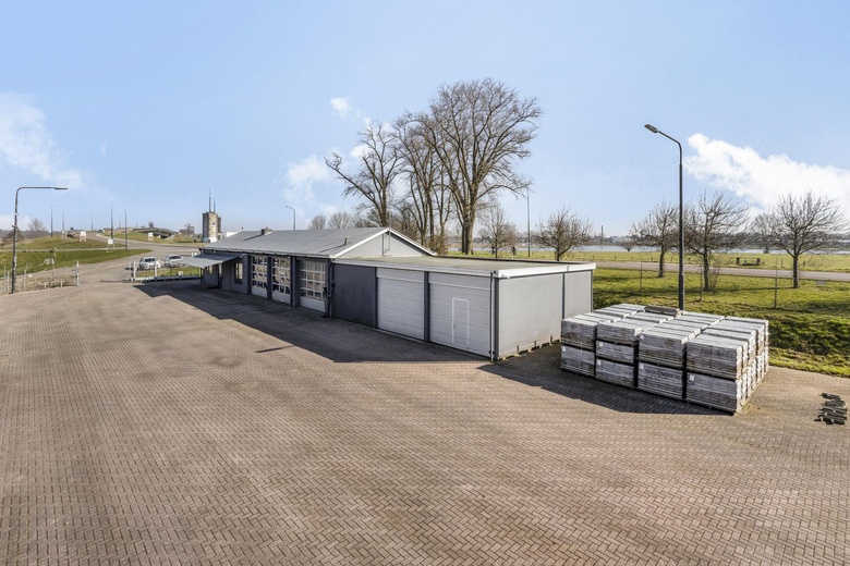 Bedrijfsruimteaande Kromme Nol 4<br/> inWijk en Aalburg Bedrijfsruimteaande Kromme Nol 4<br/> inWijk en Aalburg