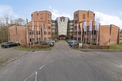 Kantoorruimte Naarderweg 16, Hilversum | Bedrijfspand.com