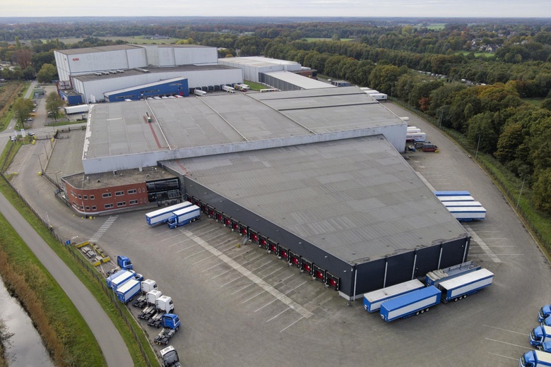 Bekijk foto 1 van Marga Klompéweg 11