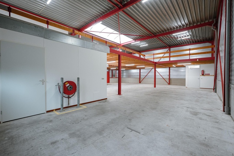 BedrijfsruimteaanDommelstraat 16<br/> inOss BedrijfsruimteaanDommelstraat 16<br/> inOss