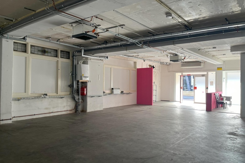 WinkelruimteaanAmsterdamsestraatweg 253<br/> inUtrecht