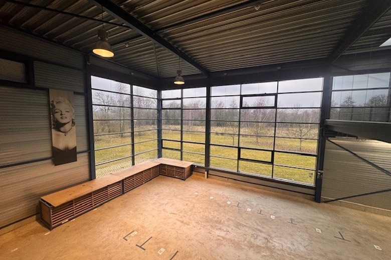 Bekijk foto 10 in  aan de  in 