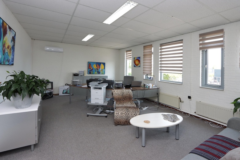 BedrijfsruimteaanZeilweg 13 - 17<br/> inLelystad