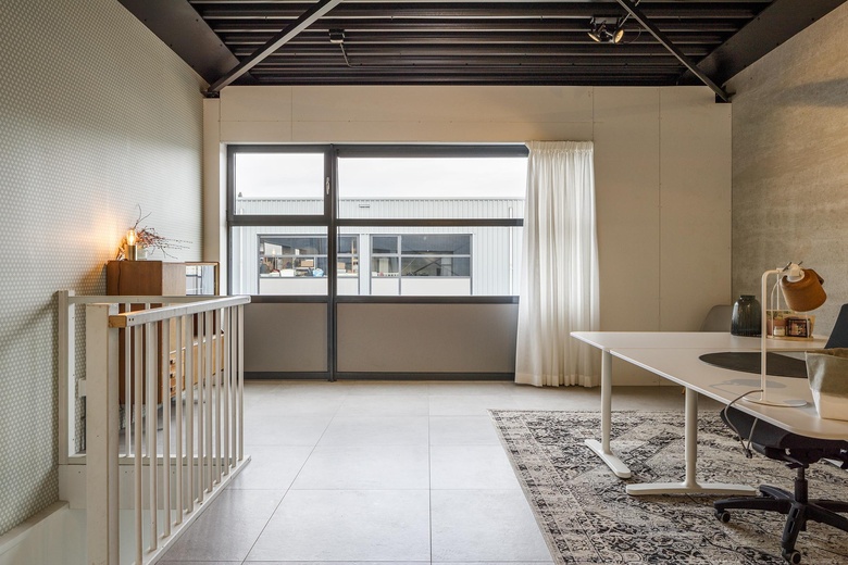 BedrijfsruimteaanLange Schaft 30 h<br/> inHouten