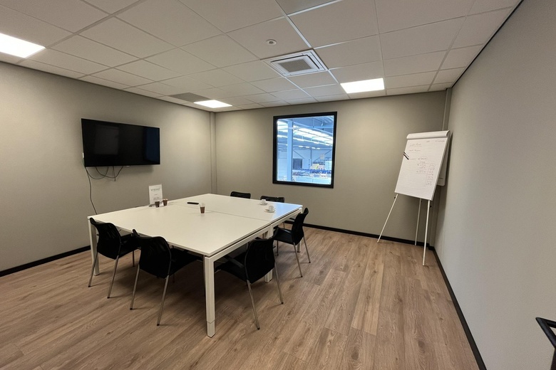 BedrijfsruimteaanRietveldenweg 55 B<br/> inDen Bosch BedrijfsruimteaanRietveldenweg 55 B<br/> inDen Bosch