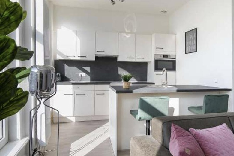 WinkelruimteaanVan Oldenbarneveltstraat 135 A<br/> inRotterdam WinkelruimteaanVan Oldenbarneveltstraat 135 A<br/> inRotterdam