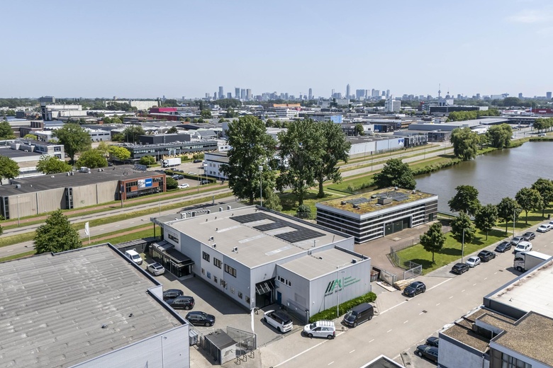 BedrijfsruimteaanThurledeweg 30<br/> inRotterdam