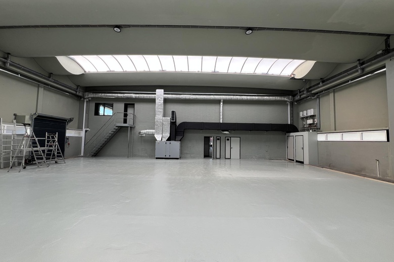 BedrijfsruimteaanLindtsedijk 14 C<br/> inZwijndrecht