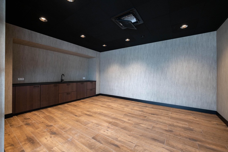 WinkelruimteaanRijksstraatweg 63<br/> inHellevoetsluis