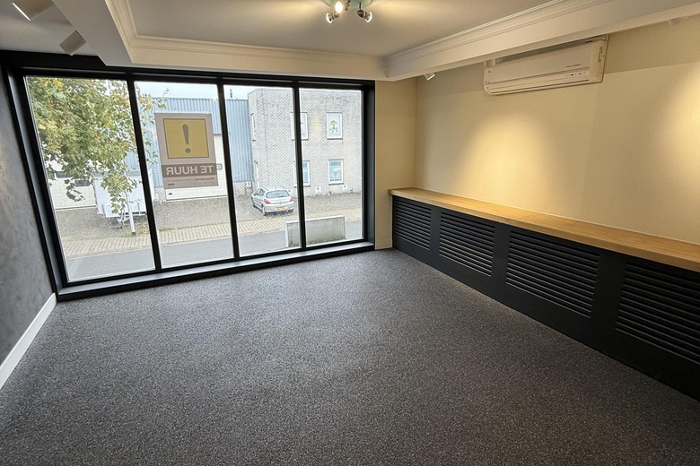 BedrijfsruimteaanEinsteinstraat 2<br/> inHillegom