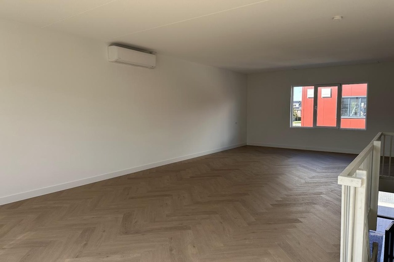 BedrijfsruimteaanVan der Waalsstraat 44<br/> inZoetermeer