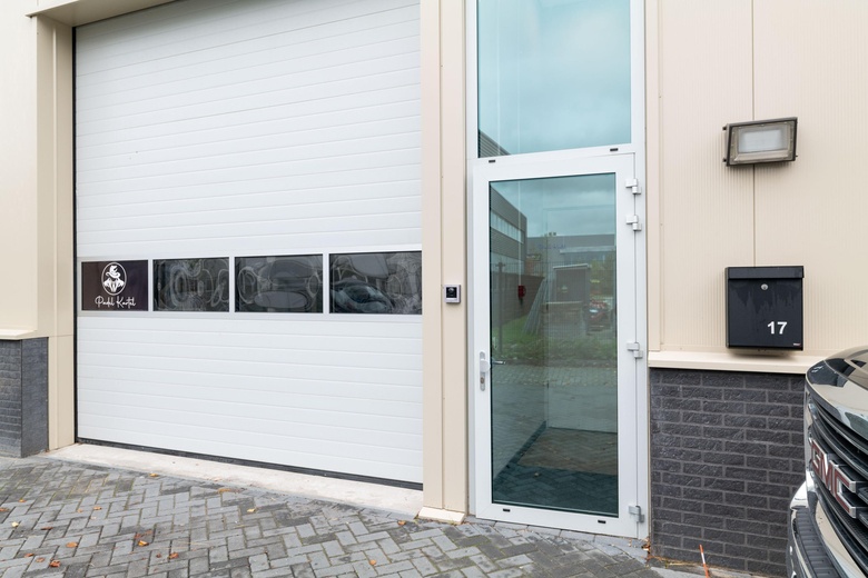 BedrijfsruimteaanHopperweg 11 17<br/> inHellevoetsluis