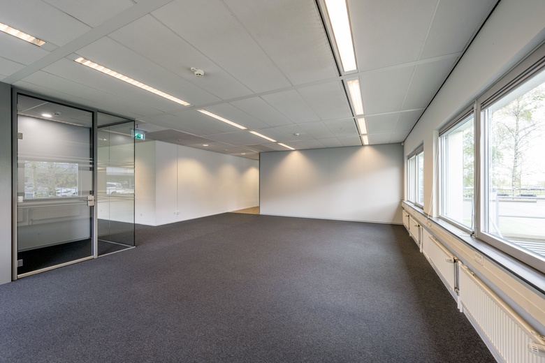 KantoorruimteaanStationsplein-ZW 981<br/> inSchiphol KantoorruimteaanStationsplein-ZW 981<br/> inSchiphol