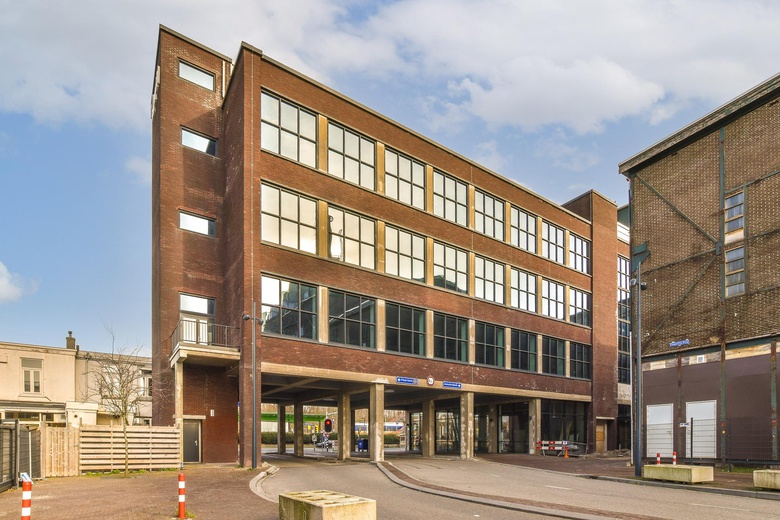 BedrijfsruimteaanHaarlemmerstraatweg 13<br/> inHalfweg