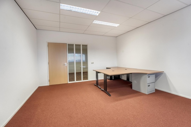 KantoorruimteaanLuzernestraat 37 A<br/> inNieuw-Vennep