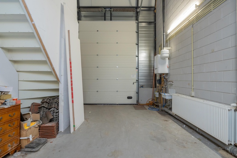 BedrijfsruimteaanAchthovenerweg 17 H<br/> inLeiderdorp