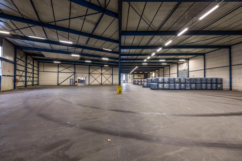 BedrijfsruimteaanGraanweg 15<br/> inMoerdijk BedrijfsruimteaanGraanweg 15<br/> inMoerdijk