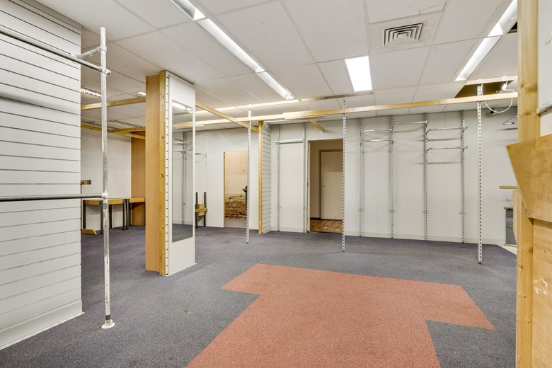 WinkelruimteaanVarkensmarkt 13<br/> inRoermond WinkelruimteaanVarkensmarkt 13<br/> inRoermond