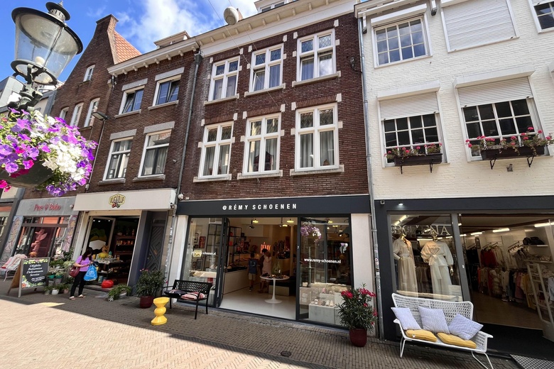 Bekijk foto 1 van Klaasstraat 7 Bekijk foto 1 van Klaasstraat 7