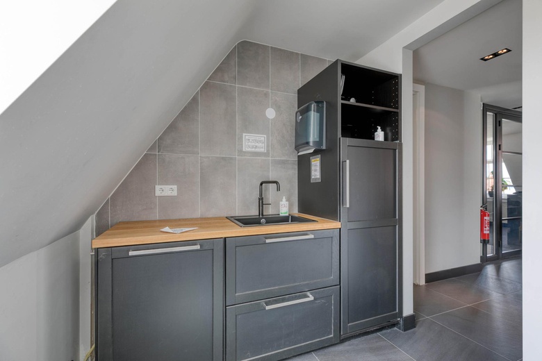KantoorruimteaanZwaardklamp 3<br/> inHuizen KantoorruimteaanZwaardklamp 3<br/> inHuizen