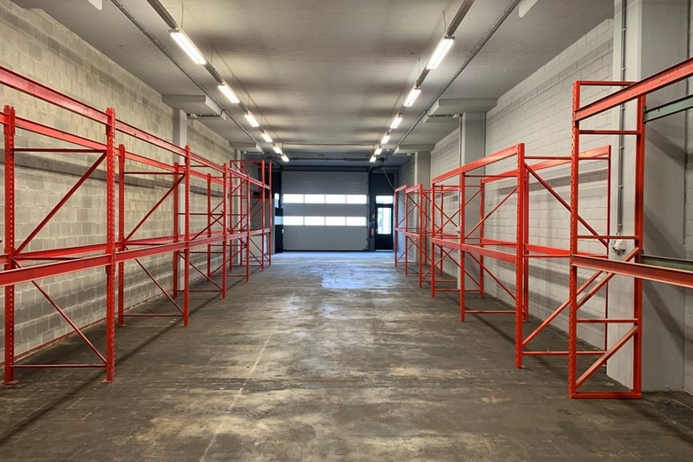BedrijfsruimteaanParallelweg-Oost 84 B<br/> inVlijmen BedrijfsruimteaanParallelweg-Oost 84 B<br/> inVlijmen