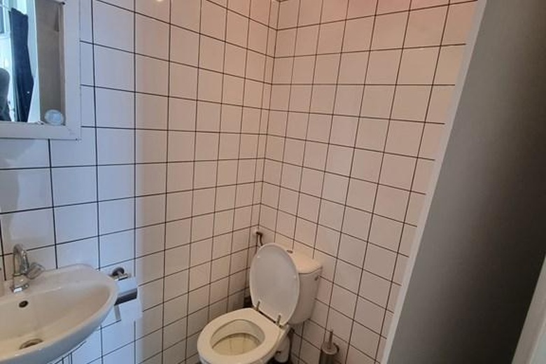 BedrijfsruimteaanLeeghwaterstraat 13 07<br/> inReeuwijk