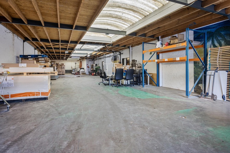 BedrijfsruimteaanGrotestraat 138 a<br/> inWaalwijk BedrijfsruimteaanGrotestraat 138 a<br/> inWaalwijk