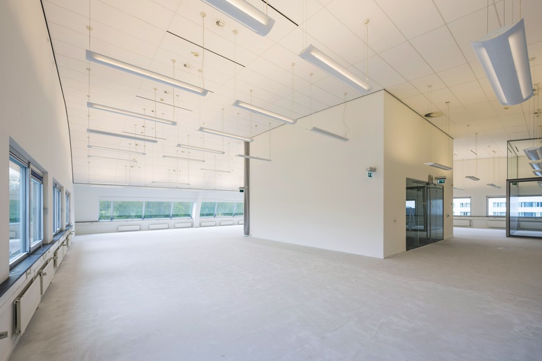 KantoorruimteaanStationsplein-ZW 981<br/> inSchiphol KantoorruimteaanStationsplein-ZW 981<br/> inSchiphol