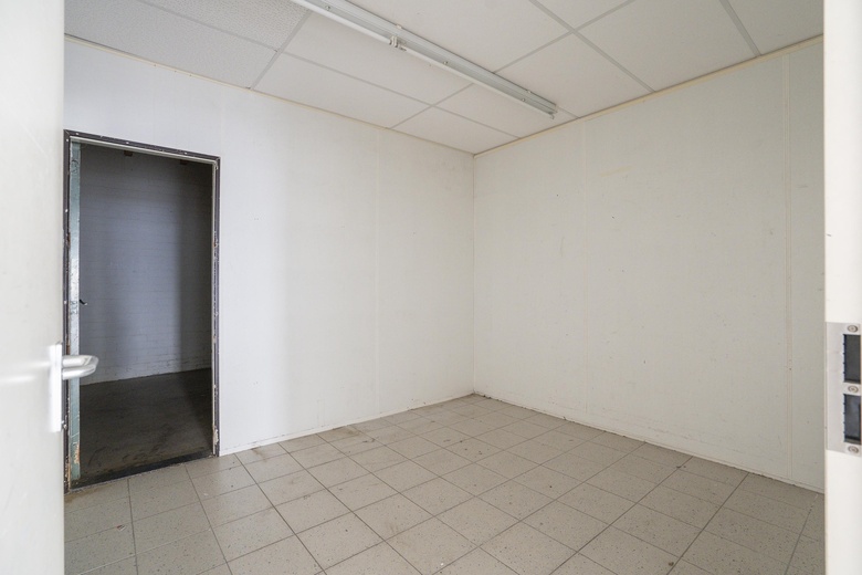 WinkelruimteaanFonteinstraat 42<br/> inLeerdam WinkelruimteaanFonteinstraat 42<br/> inLeerdam