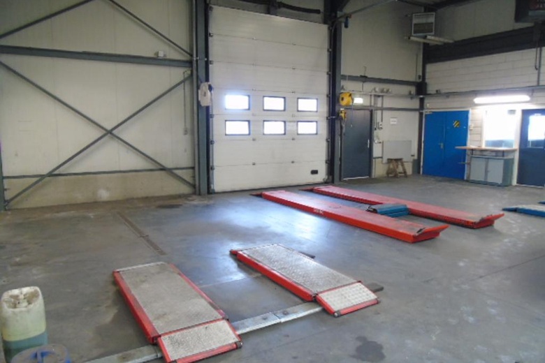 BedrijfsruimteaanHandelstraat 9<br/> inBoxmeer BedrijfsruimteaanHandelstraat 9<br/> inBoxmeer