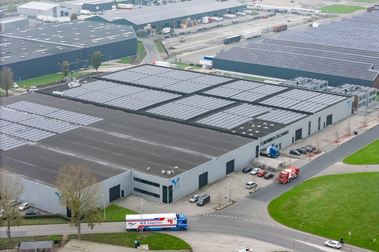 BedrijfsruimteaanCentrale Markt 7<br/> inZwaagdijk-Oost BedrijfsruimteaanCentrale Markt 7<br/> inZwaagdijk-Oost
