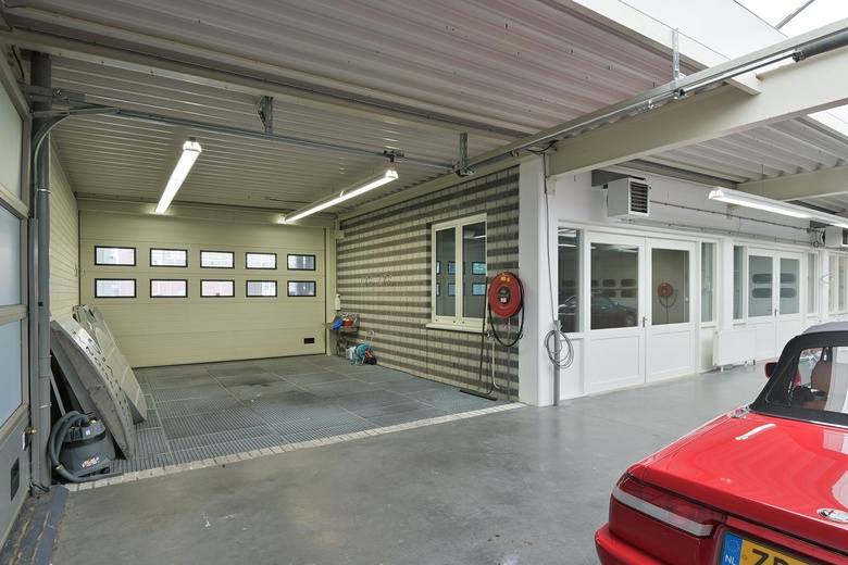 BedrijfsruimteaanHofkamp 31<br/> inGeleen BedrijfsruimteaanHofkamp 31<br/> inGeleen