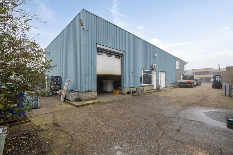 BedrijfsruimteaanIndustrieweg 20<br/> inSliedrecht BedrijfsruimteaanIndustrieweg 20<br/> inSliedrecht
