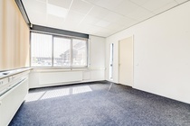 Bekijk foto 3 van Westbaan 275 Bekijk foto 3 van Westbaan 275