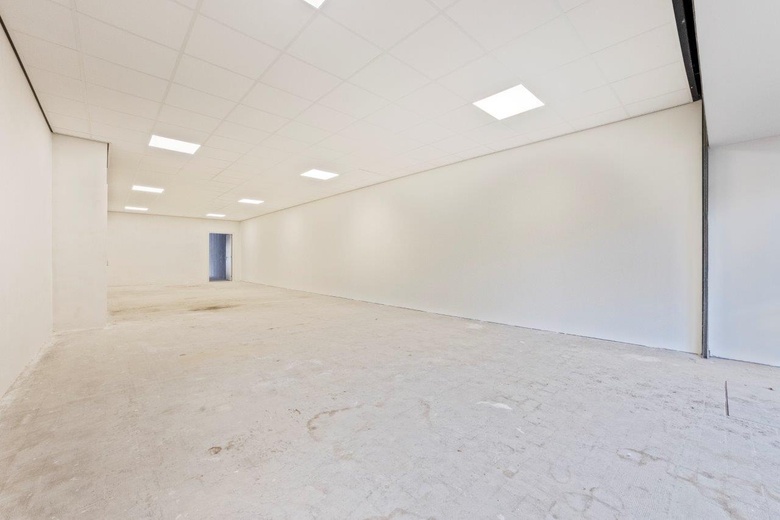 WinkelruimteaanHagelingerweg 55<br/> inSantpoort-Noord WinkelruimteaanHagelingerweg 55<br/> inSantpoort-Noord