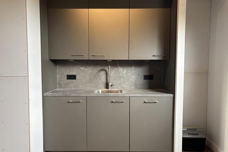 BedrijfsruimteaanHarmoniestraat 31<br/> inVelsen