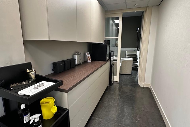 WinkelruimteaanVos in tuinstraat 3<br/> inDen Haag WinkelruimteaanVos in tuinstraat 3<br/> inDen Haag