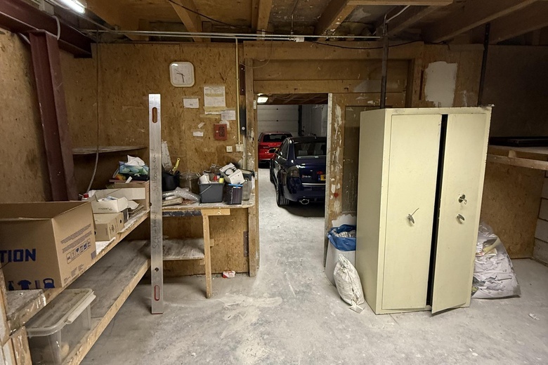 BedrijfsruimteaanEinsteinstraat 2<br/> inHillegom