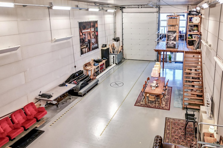 BedrijfsruimteaanMommesstraat 8<br/> inSevenum