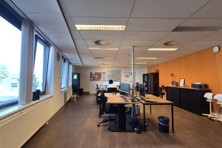 BedrijfsruimteaanUilenwaard 31<br/> inDen Bosch BedrijfsruimteaanUilenwaard 31<br/> inDen Bosch