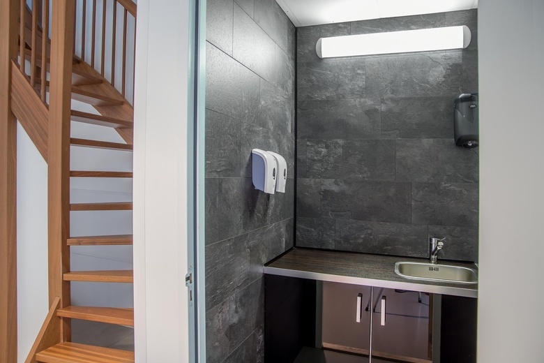 BedrijfsruimteaanStoelmatter 3 B<br/> inWateringen