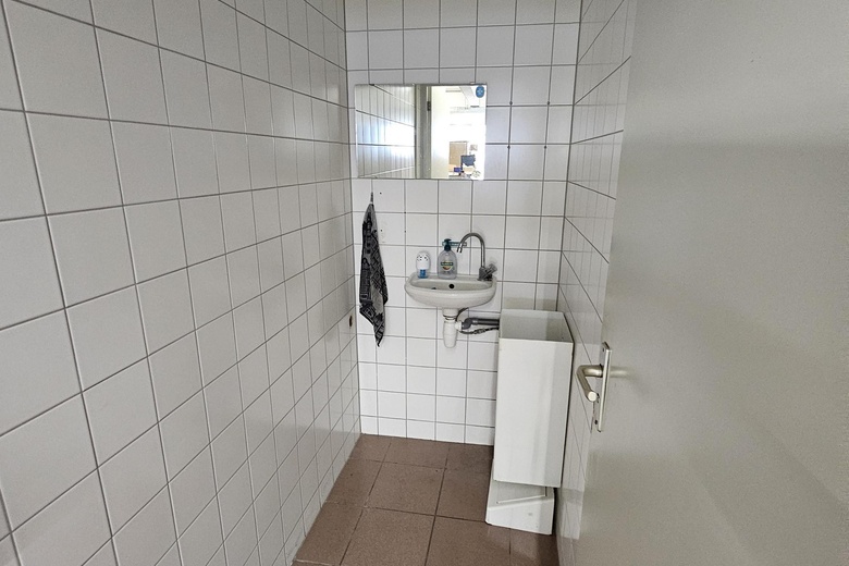 BedrijfsruimteaanLeeuwarderstraatweg 129<br/> inHeerenveen BedrijfsruimteaanLeeuwarderstraatweg 129<br/> inHeerenveen