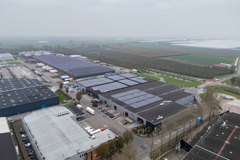 BedrijfsruimteaanCentrale Markt 7<br/> inZwaagdijk-Oost BedrijfsruimteaanCentrale Markt 7<br/> inZwaagdijk-Oost